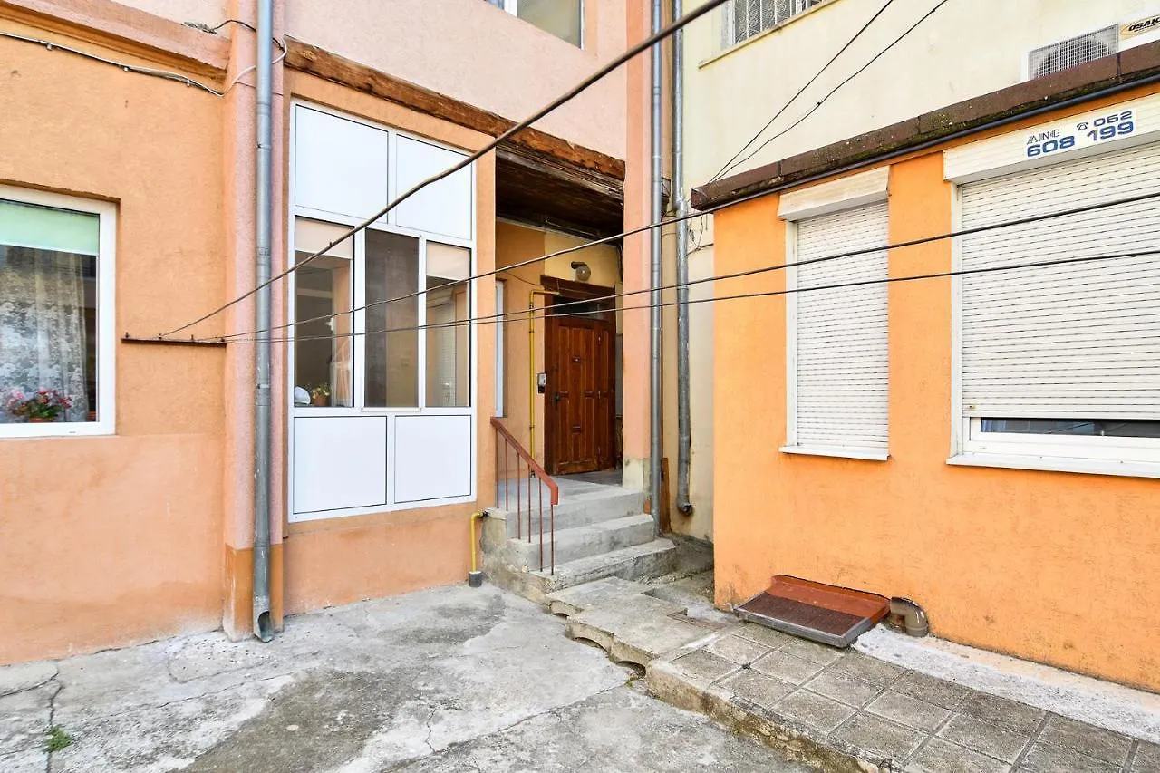 Apartment Budget Studio For 2 Nearby City Center Varna
