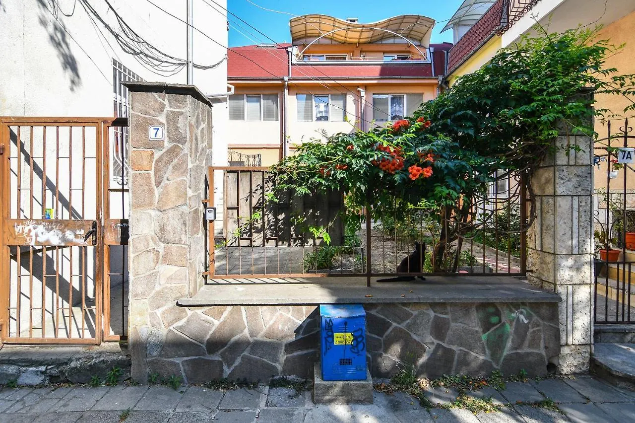Apartment Budget Studio For 2 Nearby City Center Varna Bulgaria